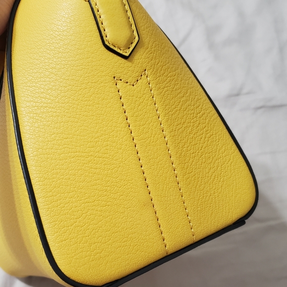 100% Authentic Givenchy Antigona Mini Yellow bag - Picture 7 of 12